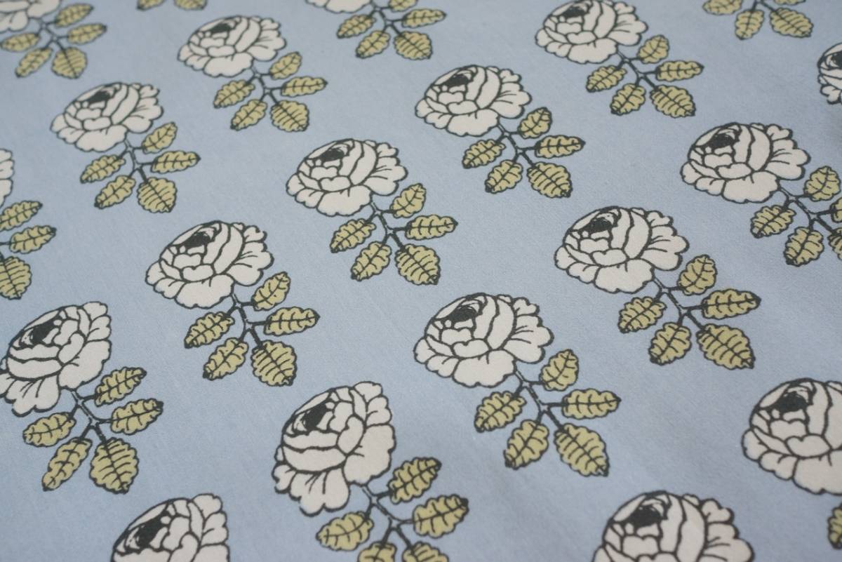 国内発送　マリメッコ　ヴィヒキルース Vihkiruusu 水色/白　生地 はぎれ　142x48cm