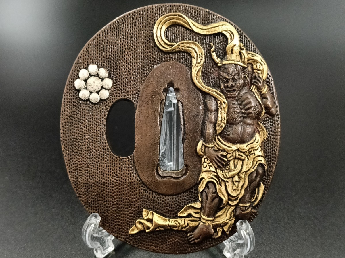 81736　日本刀装具　刀鍔　仁王の図　銅地　細工　絵金銀　鍔　刀の鍔　つば　鐔　刀鐔　刀剣美術　153G