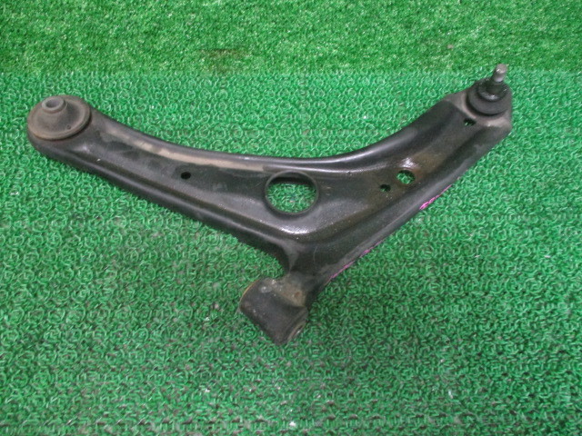 ZZW30　トヨタ　MR-S　平成11年　左フロント　ロアアーム　230067