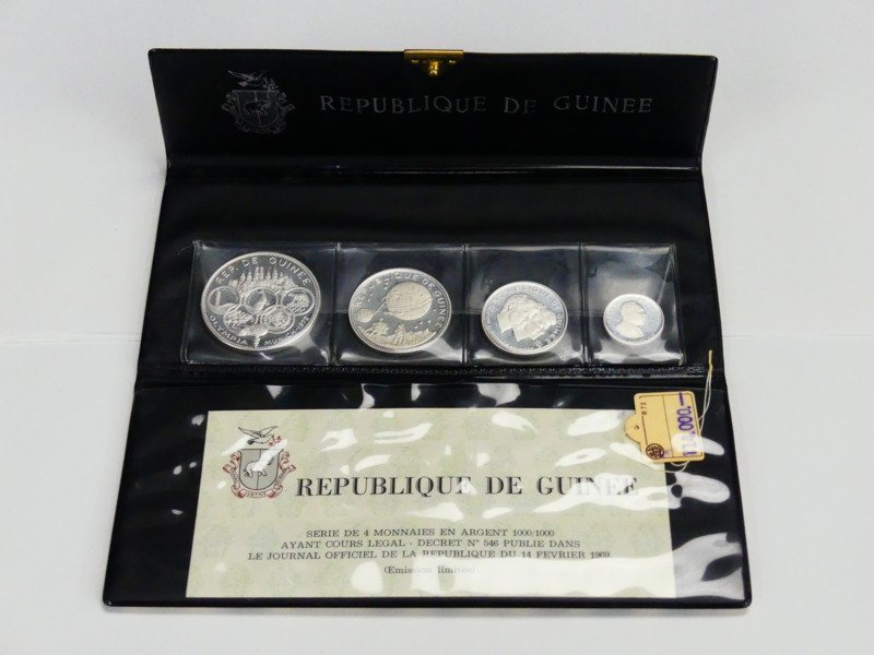 日本ブルネイ外交関係樹立30周年記念　30ドル　プルーフ　１オンス　純銀貨 日本・ブルネイ外交関係樹立30周年ブルネイ30ドル記念プルーフ銀貨