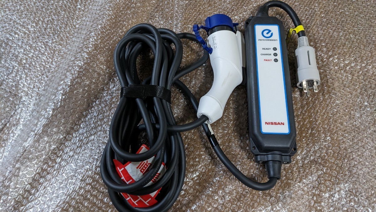 日産リーフ充電ケーブル3NK5E 0 5m 美品 送料無料 ②｜Yahoo