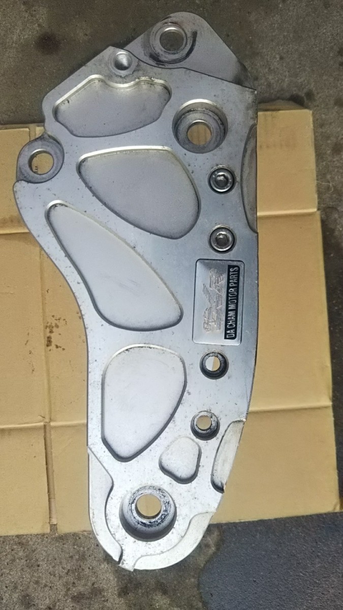 マジェスティ125 エンジンハンガー