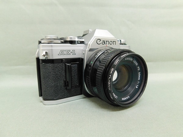 AE-1 Canon キャノン | 50mm フィルムカメラ FD シルバー - 一眼レフ