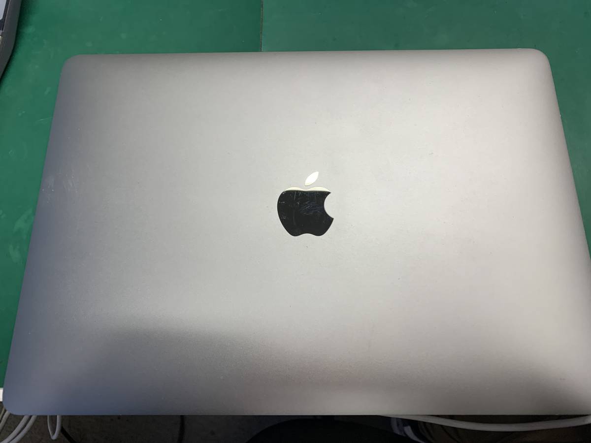ジャンク】MacBookPro 通電可 画面割れ 本体のみ A1706 パーツ取り