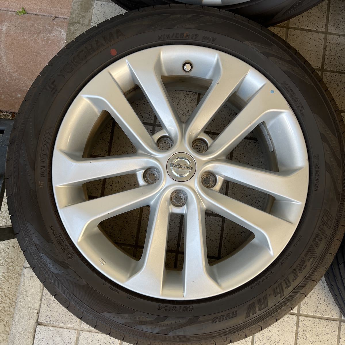 日産 ジューク 純正ホイールタイヤ セット4本215/55R17 タイヤ2023