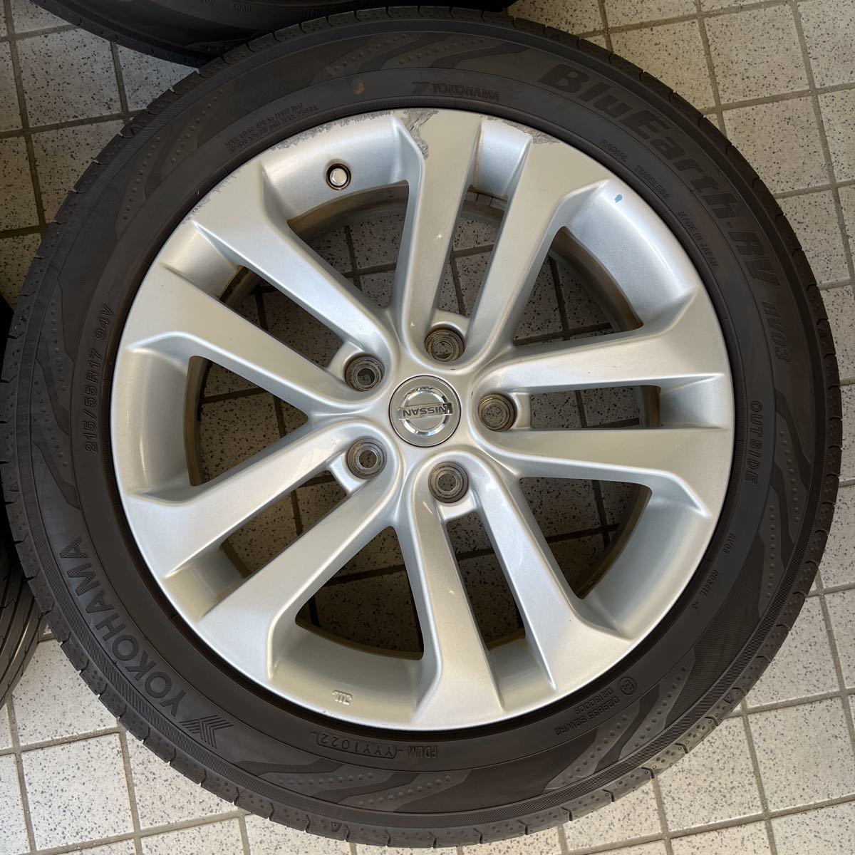 205/55R17 ヨコハマ ブルーアースA 2013年製 ホンダストリーム 205/55R17 ヨコハマ ブルーアースA 2013年製 ホンダストリーム