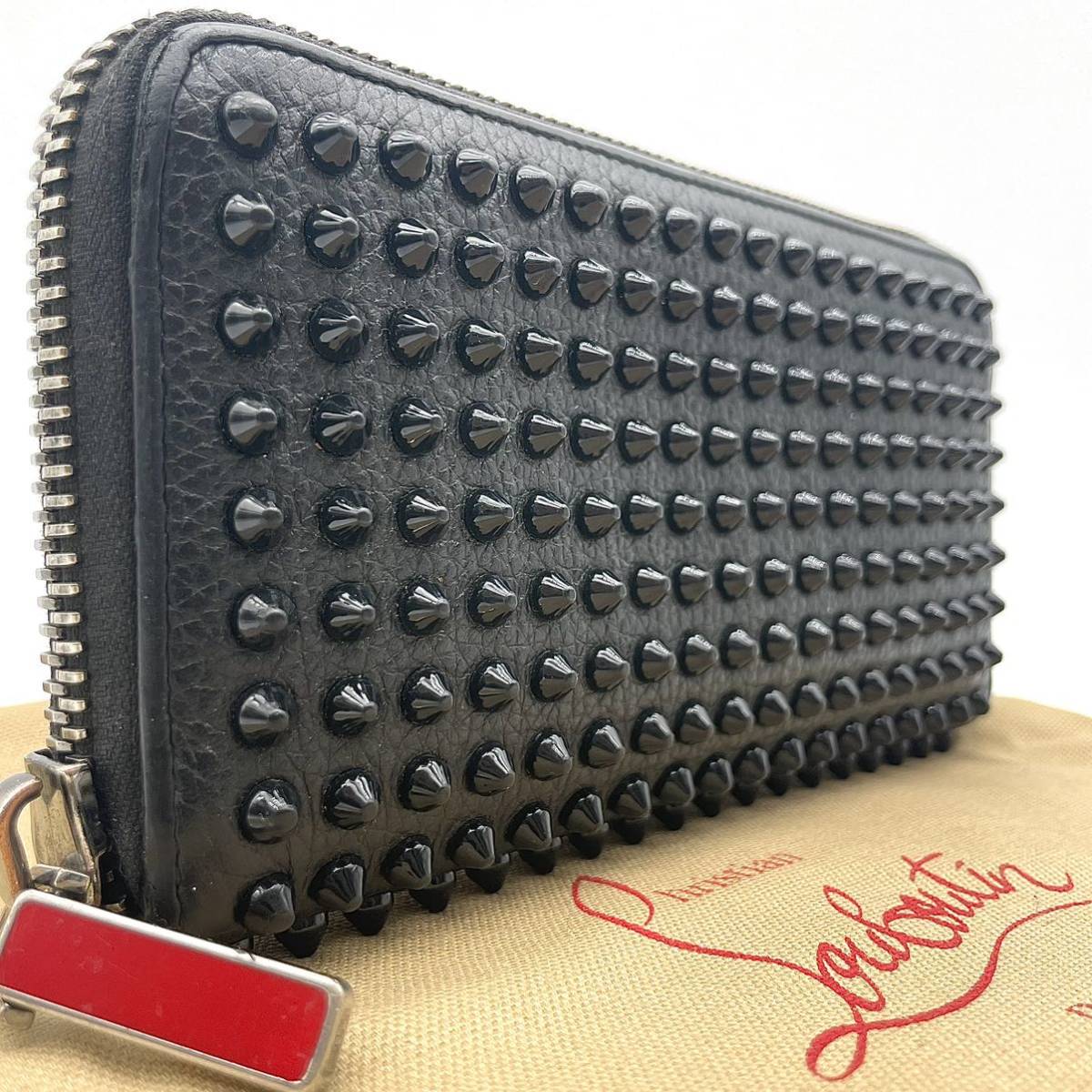 【美品】クリスチャンルブタン Christian Louboutin パネトーネ 長財布 ラウンドファスナー スタッズ レザー 本革 ブラック 黒 メンズ 1円