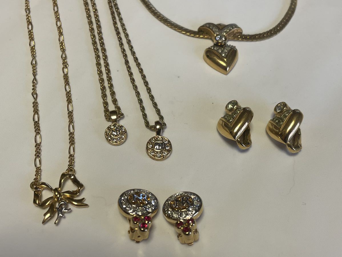 貴重CHANEL シャネルクリスタル バレッタ ベルトヴィンテージ