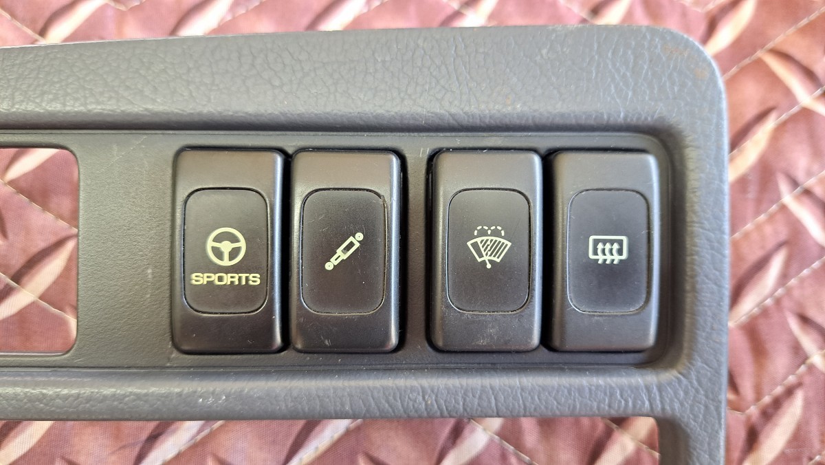 ☆希少灰皿未使用☆日産F31レパード☆オーディオパネル☆クラスター  