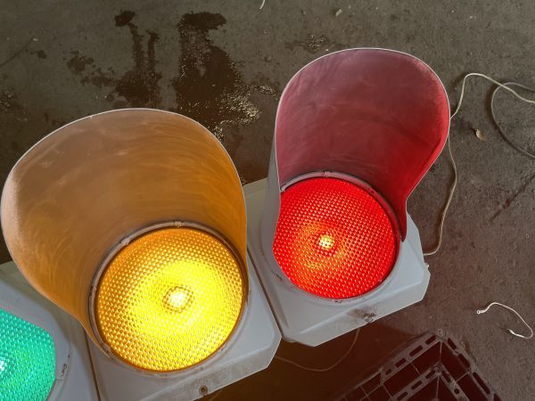 3】信号機 本物 平成12年製 日本信号株式会社 希少 インダストリアル