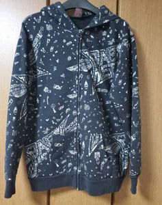 BABYMETAL パーカーのYahoo!オークション(旧ヤフオク!)の相場・価格を 