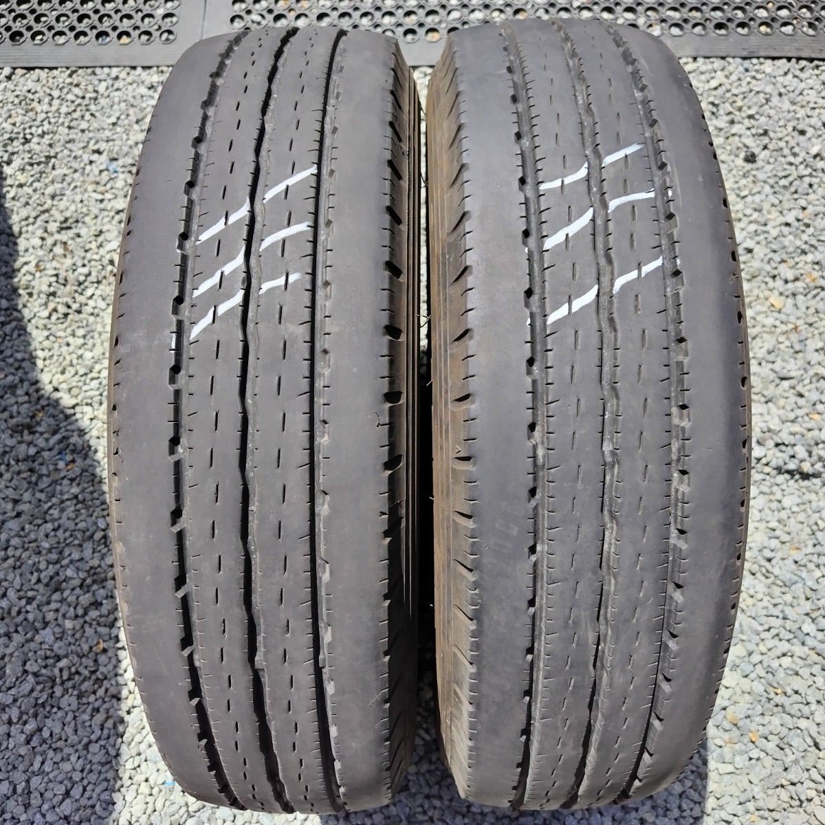 送料無料 Y LT151R 175/75R15 103/101L LT 12PR 2本 2021年 売り切り ③