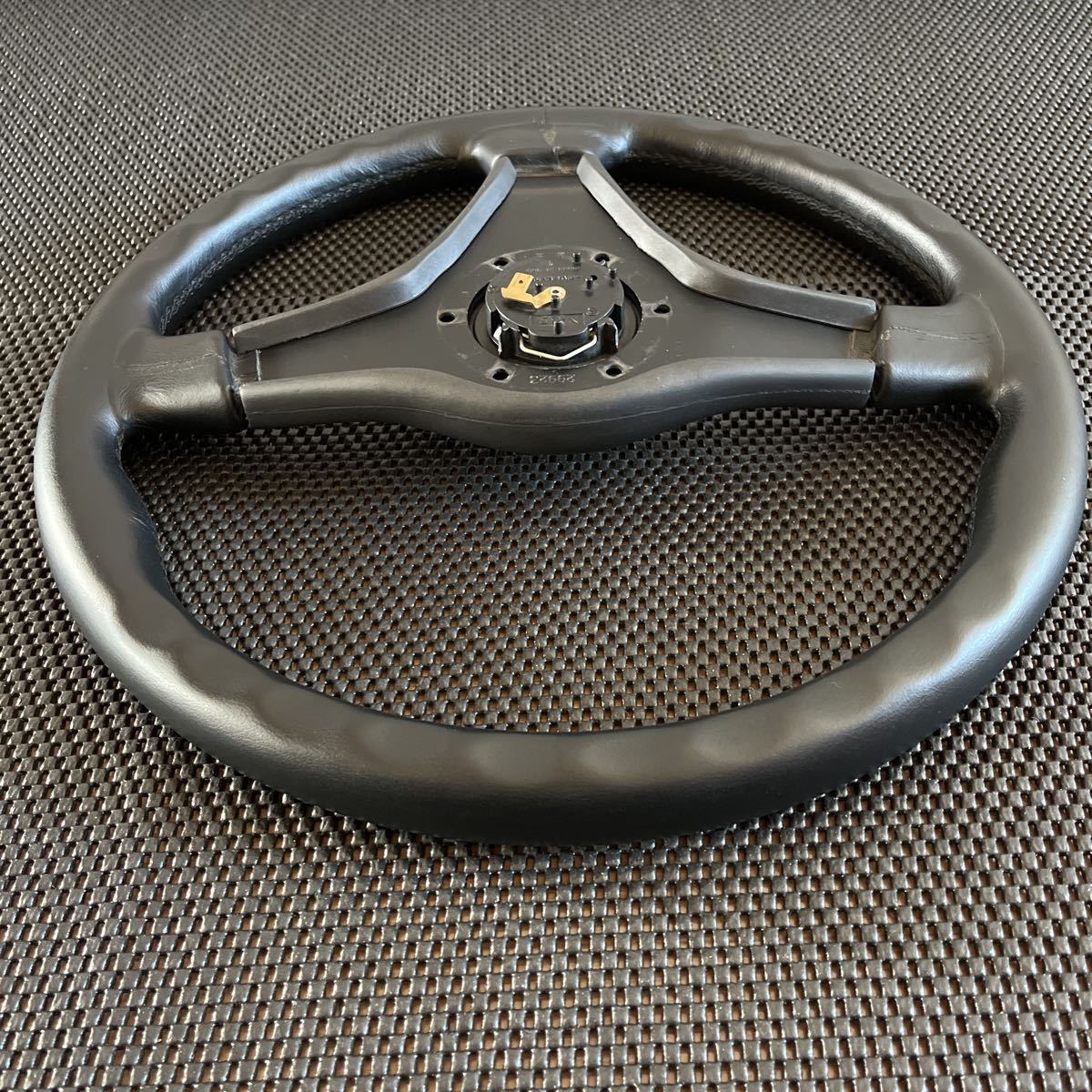 絶版 NARDI GARA3 Type4 ナルディ ガラ3 タイプ4 ブラックレザー/ガン