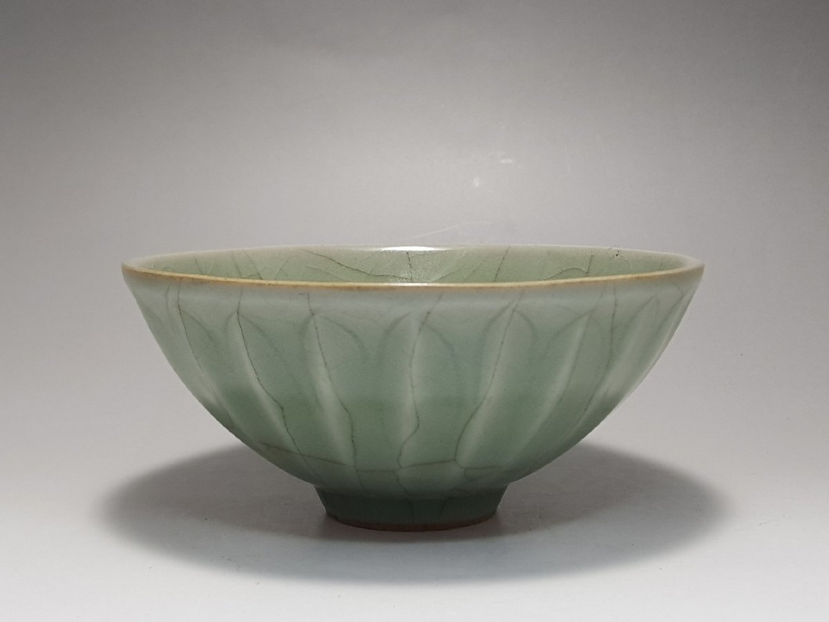 青磁 龍泉窯 蓮瓣紋碗 時代唐物 幅約14.1cm / 盃 小碗 杯 盞 小鉢