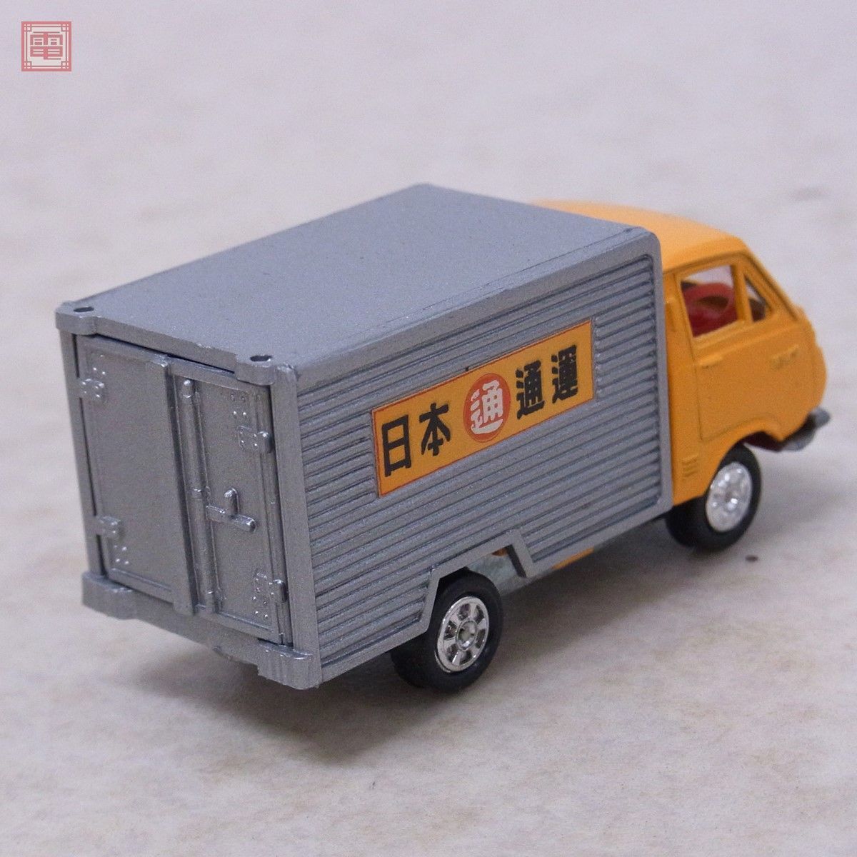 黒箱 トミカ NO.38 トヨタ ハイエース 日通冷凍車 トミカ 日本製 黒箱