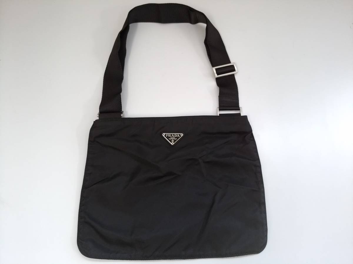 驚きの破格値，定番人気 PRADA プラダ ナイロンショルダー トートバッグ/ネロ/約24&times;31cm/マチなし/メッセンジャー/斜め掛け可/クロスボディ/LJC57(女性用)｜売買されたオークション情報、yahooの商品情報をアーカイブ 女性用