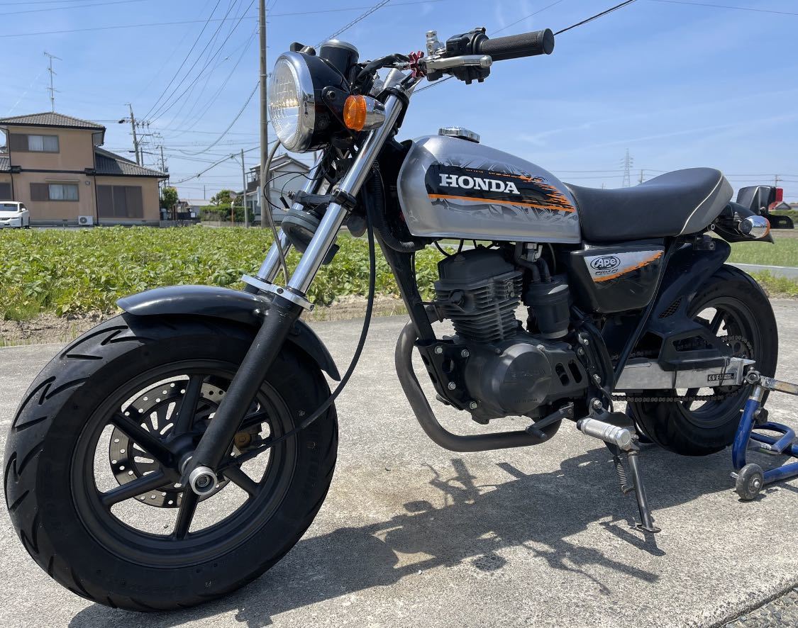 エイプ50 タイプD 純正 やや傷や汚れありエイプ50Fi タイプDで使用 (純正品)の落札相場 エイプ50Fi タイプDで使用 純正 ライトステー  AC18 インジェクションF.R ディスクブレーキ車 nsr50 APE100 XR100 XR50 武川 キタコ