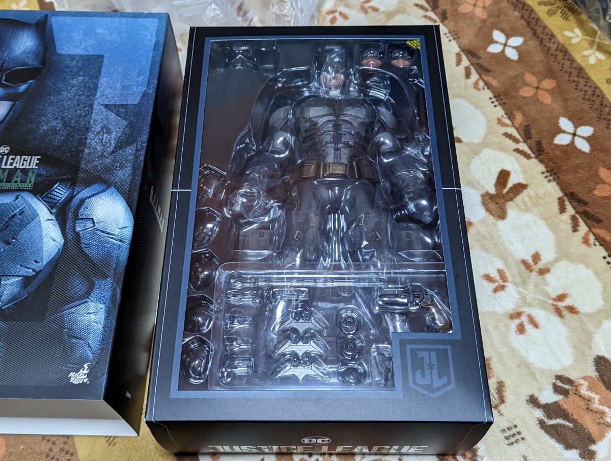 ホットトイズ タクティカルバットスーツ バットマン ジャスティス