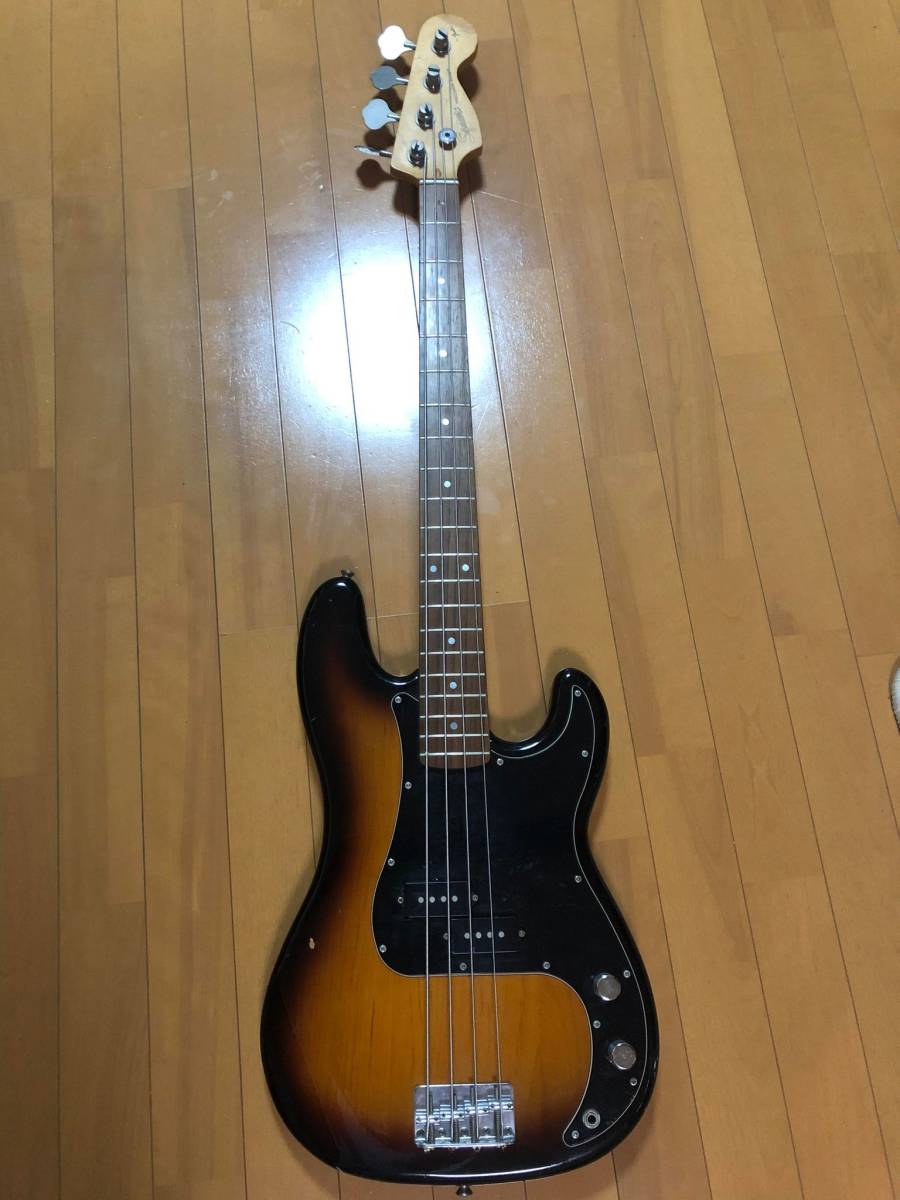 Fender フェンダー 