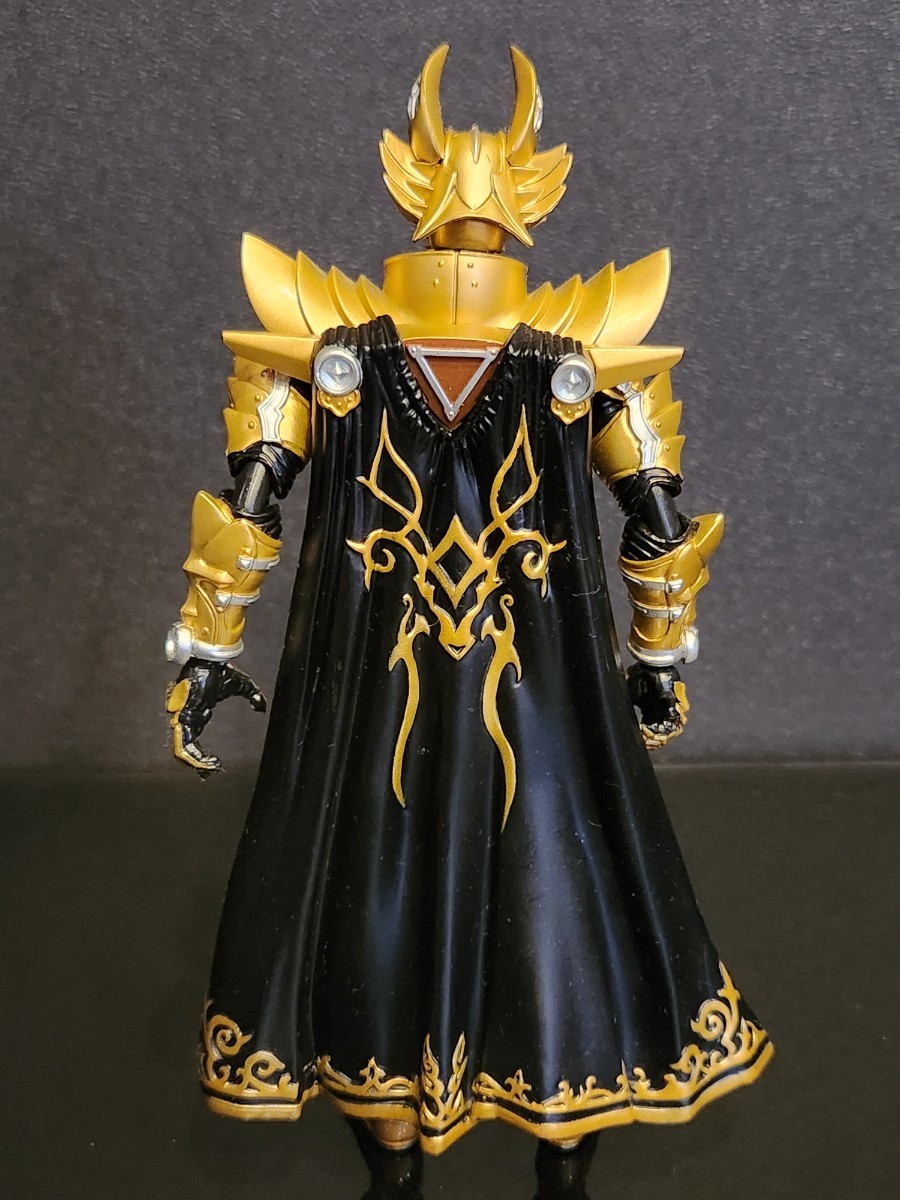 開封品 3990円スタート!! S.H.フィギュアーツ 黄金騎士 牙狼 & 銀牙  