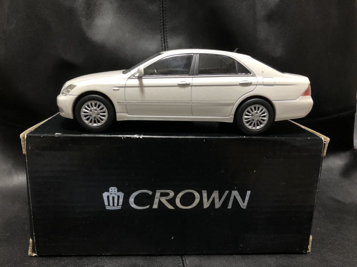 トヨタ クラウン カラーサンプル 1⁄30 ミニカー 非売品 新型クラウン