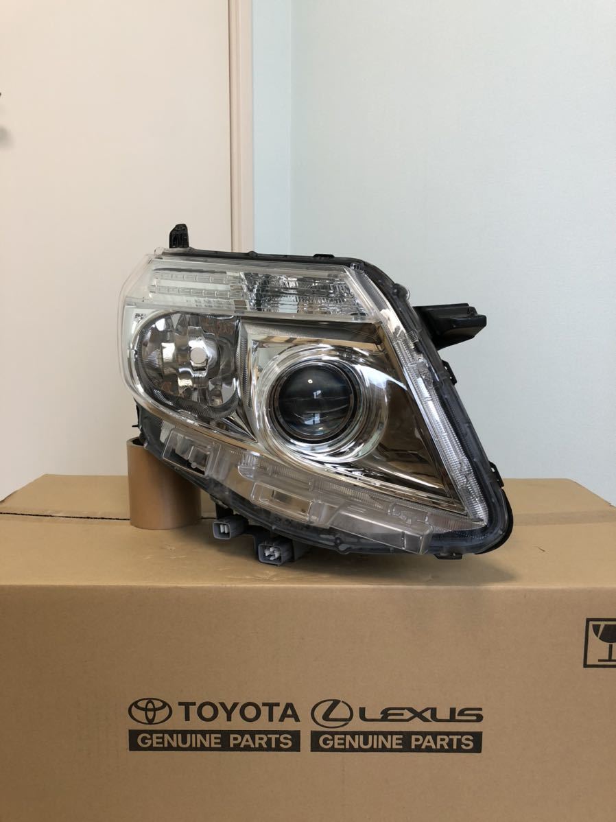 ZWR80 ZRR80 80 85 ノア エスクァイア 前期 右 LED ヘッドライト