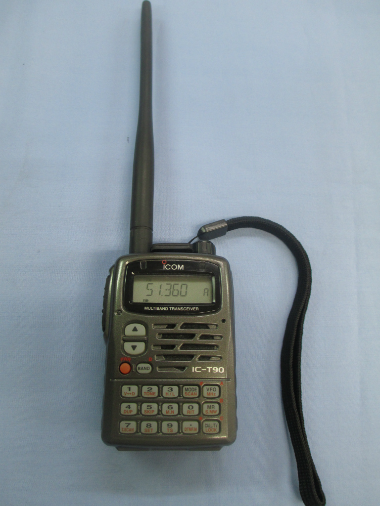 ICOM IC−T90 50／144／430MHz FMハンディ