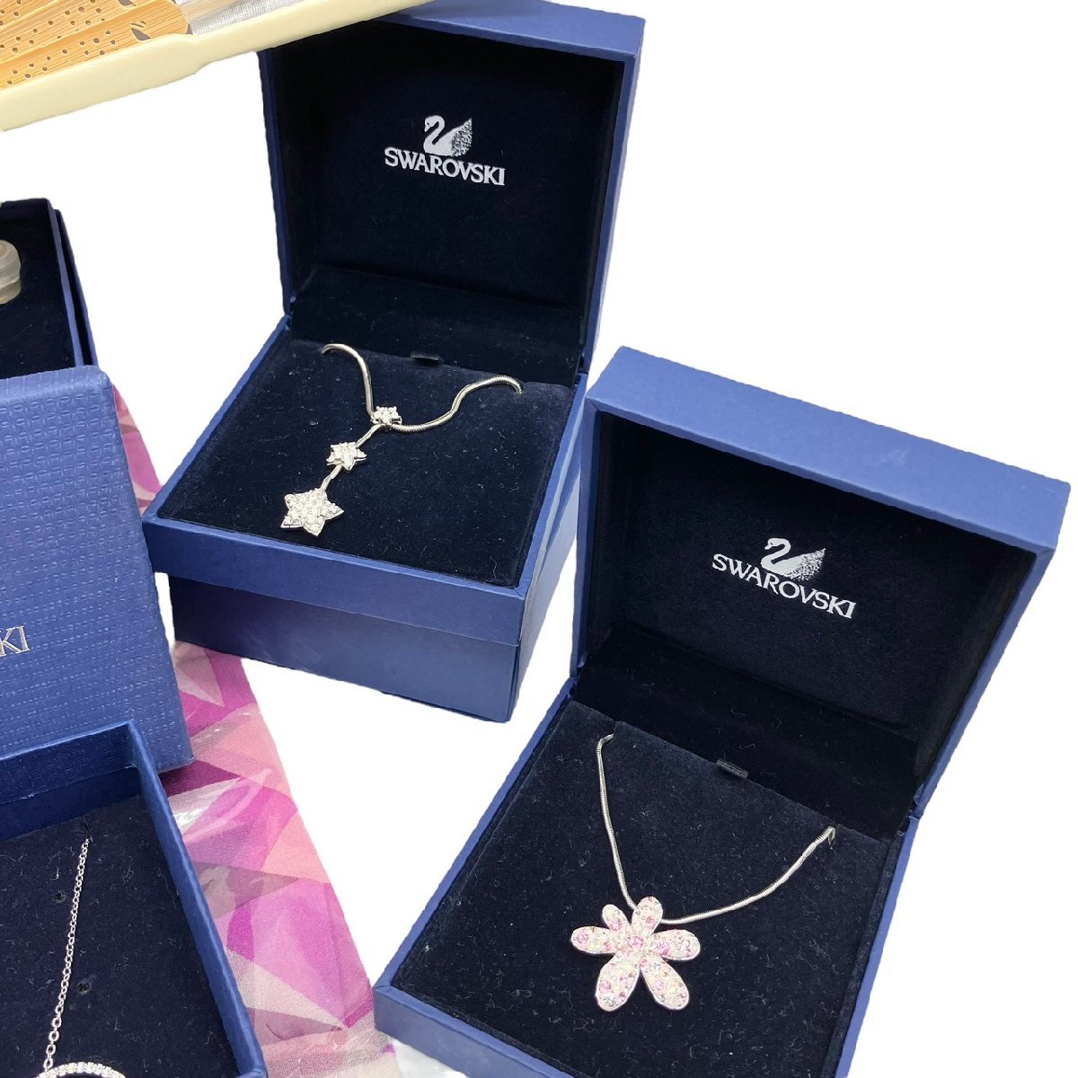 SWAROVSKI スワロフスキー ネックレス ブレスレット ピアス ピンバッジ 