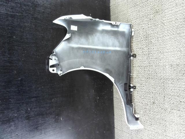 タント DBA-LA600S 右Fフェンダー W24パールホワイト｜自動車、オートバイ 