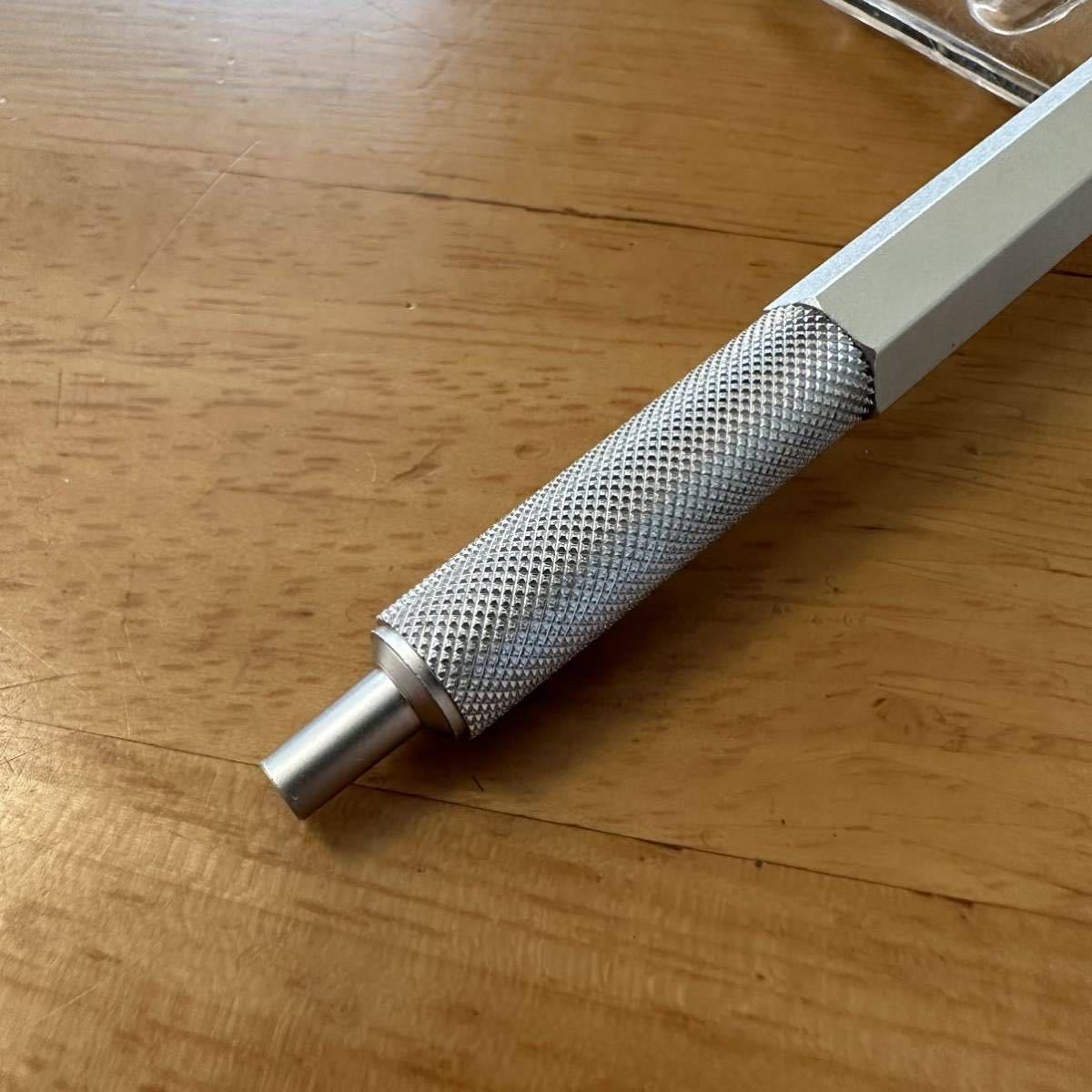 廃盤 rotring ロットリング 600 ボールペン シルバー軸 油性 ノック式
