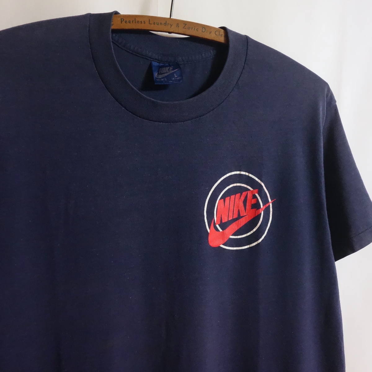 【80's USA製 NIKE サークルデザイン ロゴ 紺タグ Tシャツ L（41-43）】ダークネイビー ビンテージ