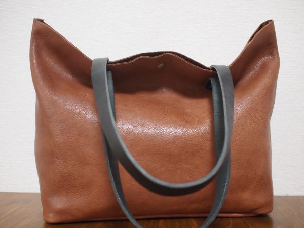 ハンドメイド本革プルアップ鞄ヌメ革★クリーマーレザーボディバッグ CAM 355