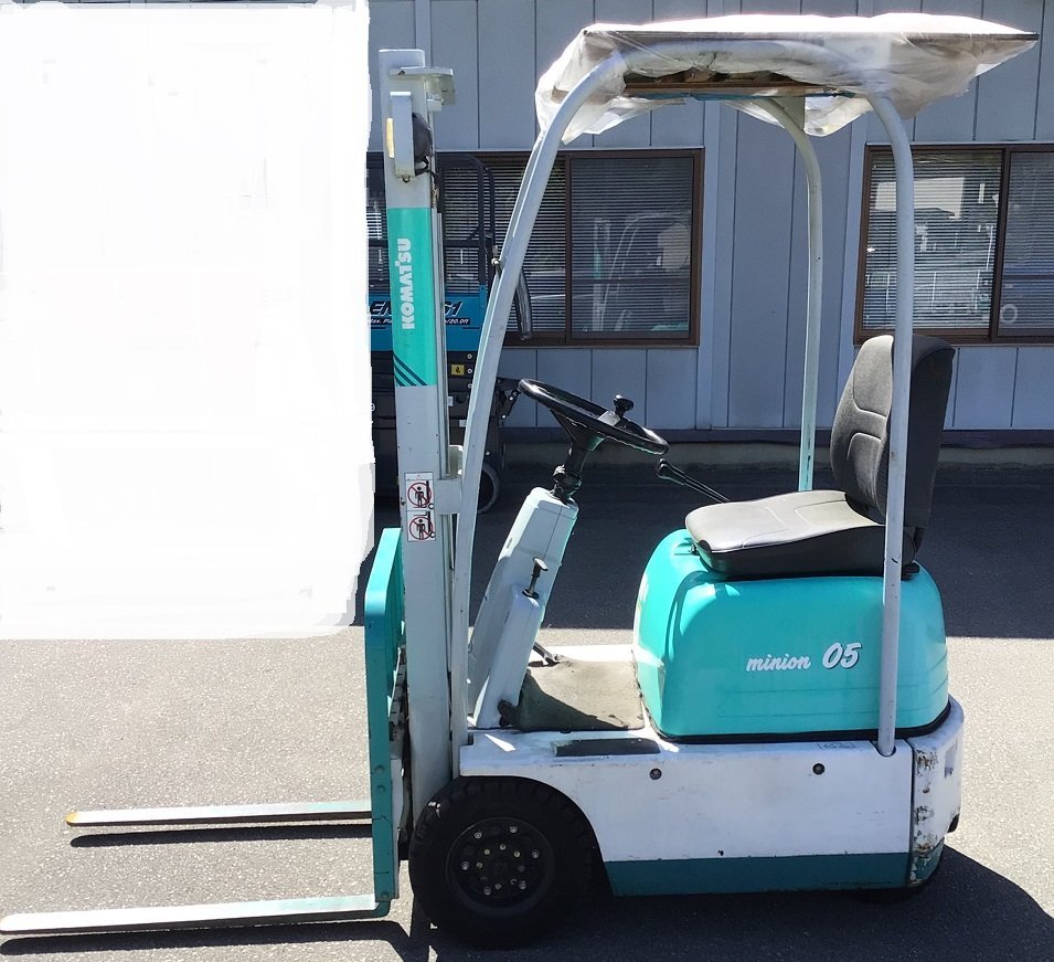 コマツ フォークリフト 500kg FB05-3 バッテリー 100V KOMATSU 1994年