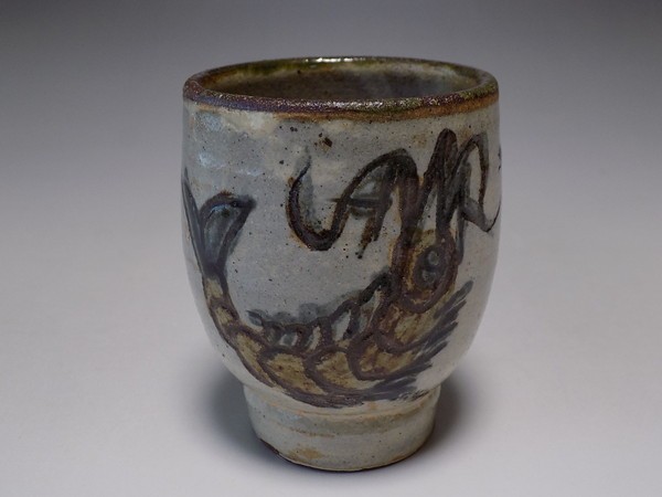 琉球 ☆智201a☆壺屋焼 宮城智 線彫りエビ文湯呑☆宮城