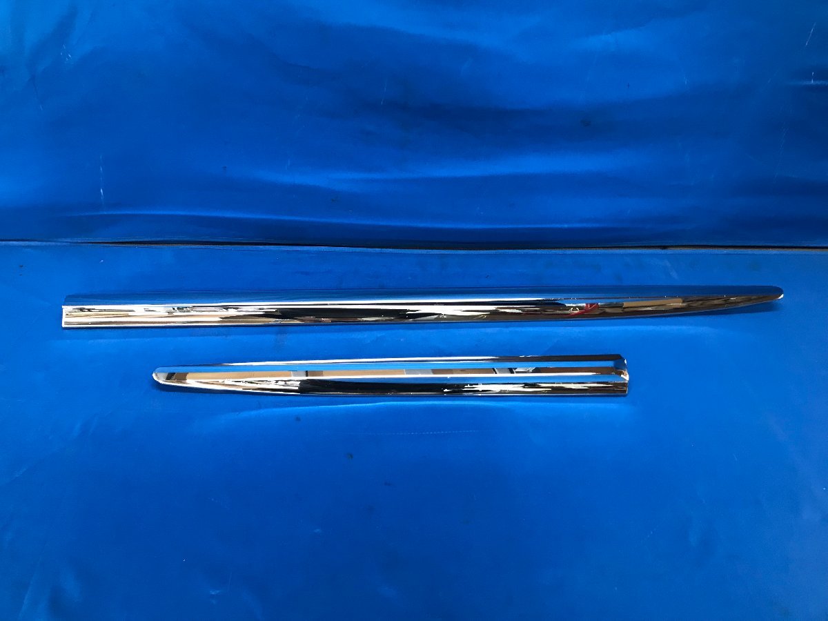 トヨタ ハリアー ZSU60W 右フロントリアドアモールセット 75731-48070