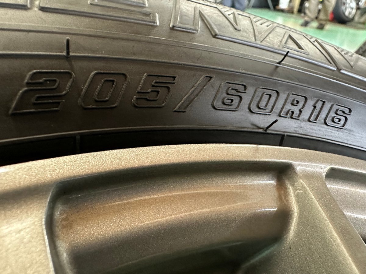 バリ溝 2020年製 スタッドレス グッドイヤー アイスナビ7 205/60R16 
