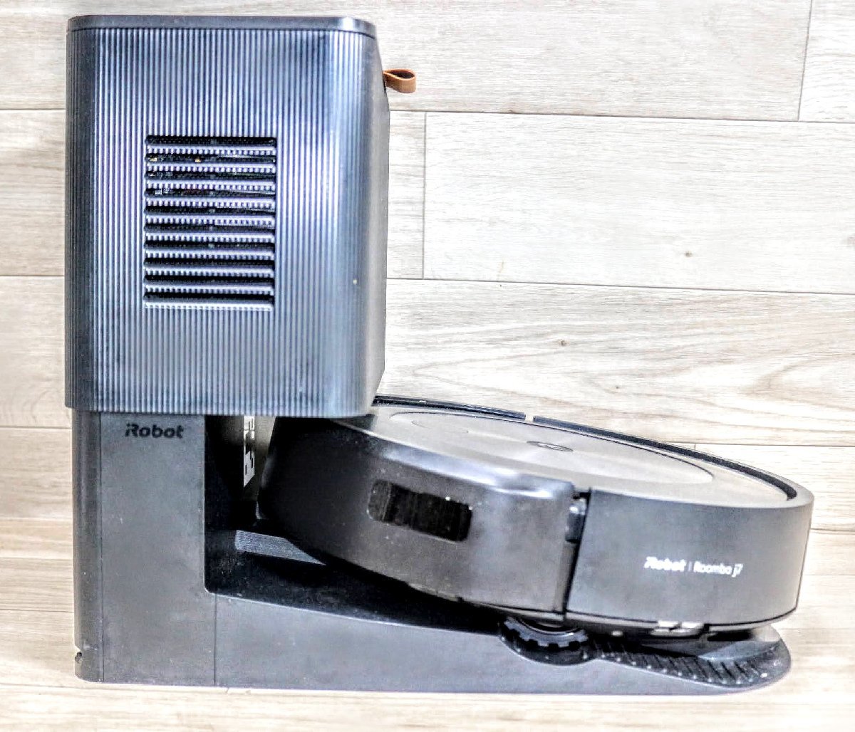 ルンバ j7 ロボット掃除機 アイロボット 高性能カメラ コード類回避
