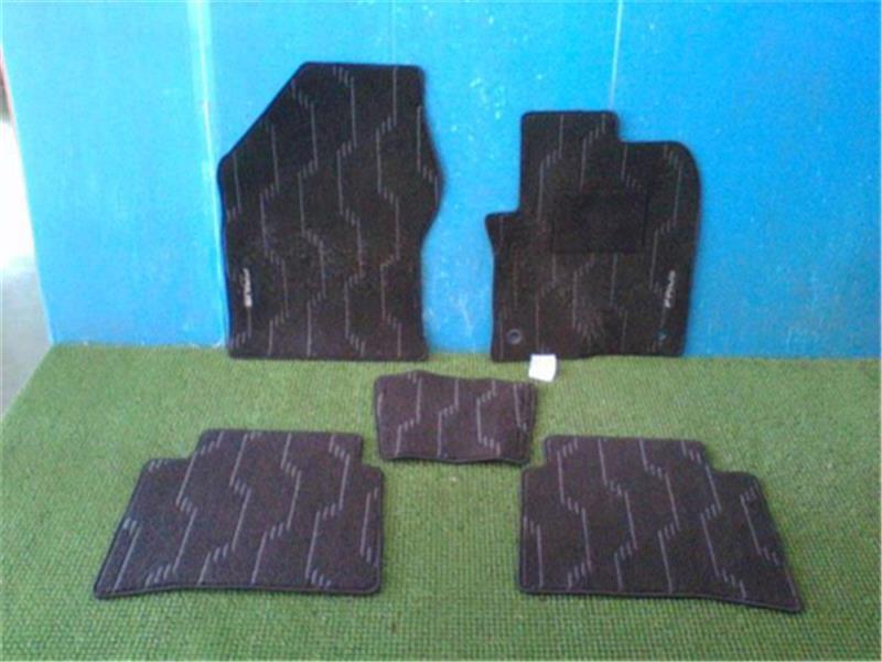 トヨタ 純正 プリウス 《 ZVW50 》 フロアマット P21000-23003477