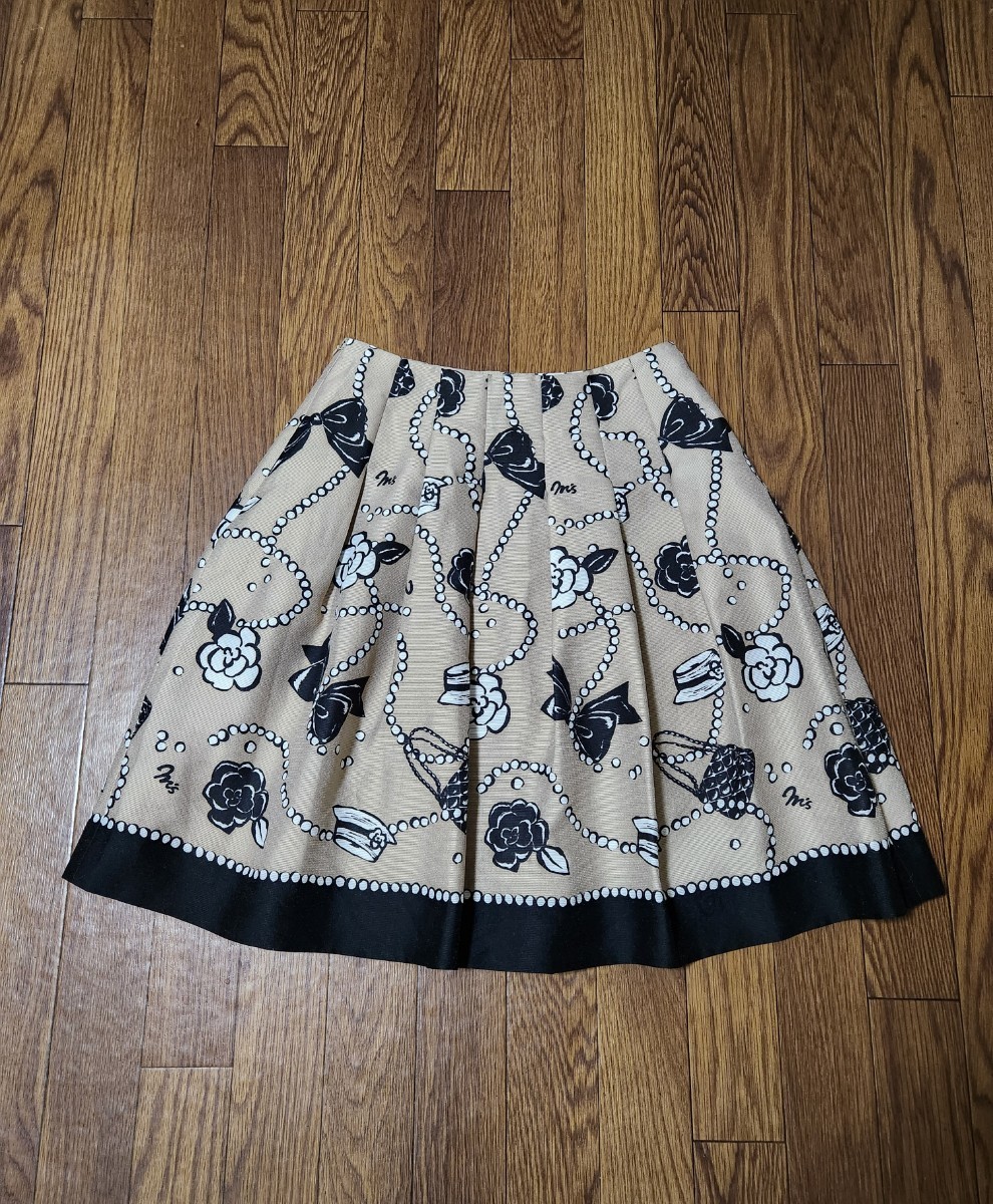 タグ付き未使用　M'S GRACY エムズグレイシー　モチーフ柄　スカート M'S GRACY | 花柄 msgracy Collection 美品エムズグレイシー☆舞い散る