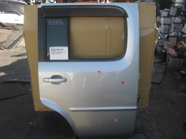 キューブ UA-BZ11 右リアドアASSY 86869
