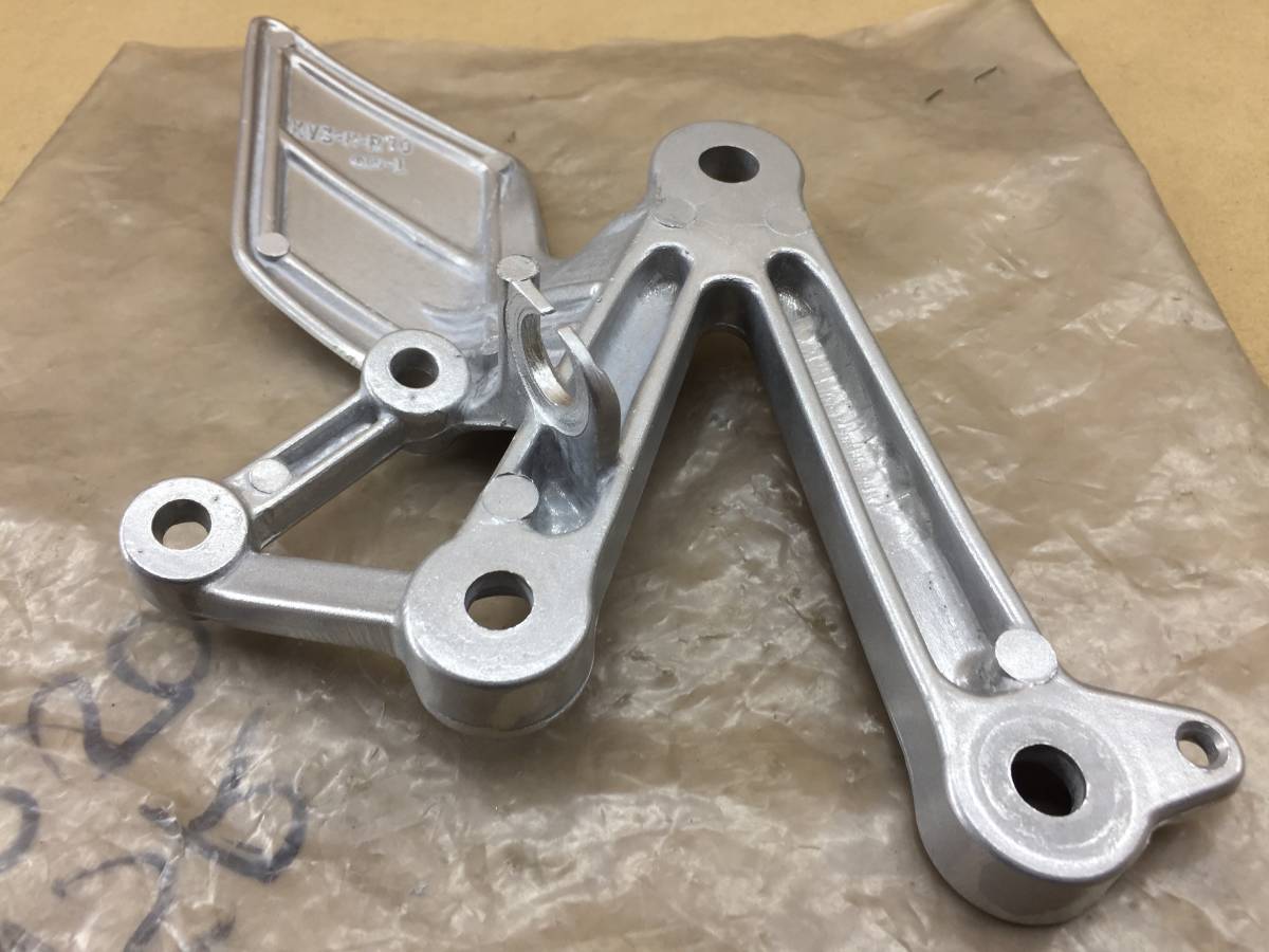 ホンダ 純正品 NSR250 フロント右ステップホルダー 50600-KV3-770 未使用品 A240 nsr250r NSR250R MC21 nsr250 ステップホルダーSET mc28(ステップ、ペダル