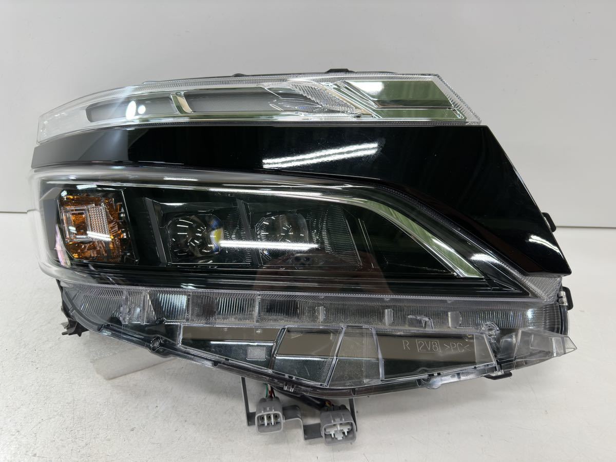  50613 ジャンク ヴォクシー ZS 煌 ZRR80W 後期 純正 右 ヘッドライト LED ICHIKOH 28-240 刻印K ZRR85W ZWR80W(ヘッドライト)｜売買されたオークション情報、yahooの商品情報をアーカイブ公開 - オークファン トヨタ用