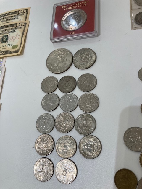 外貨おまとめ　10カナダドル　105ユーロ　25アメリカドル　その他外国銭/紙幣_3