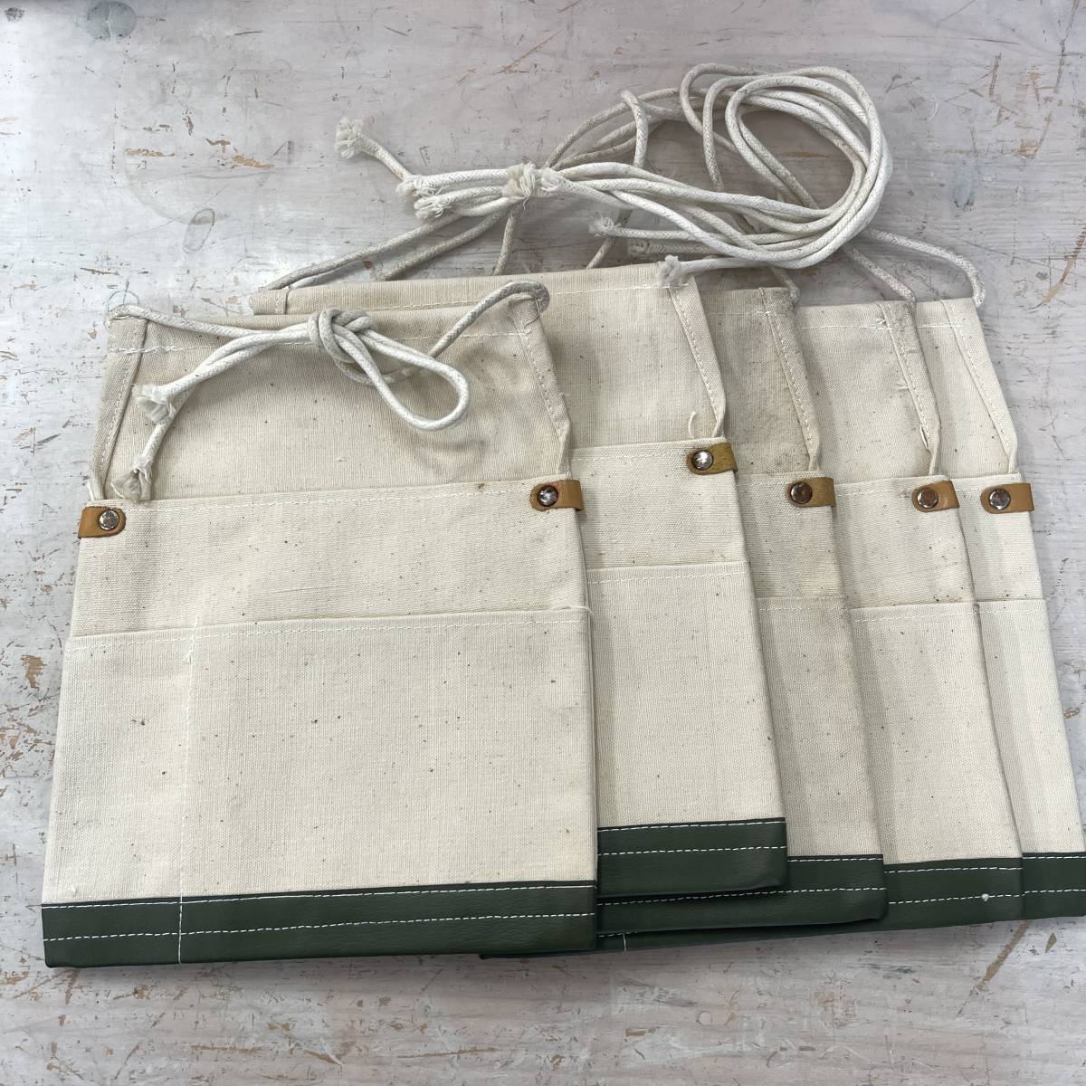 昭和レトロ　工具袋 未使用品 昭和レトロ 大工道具 釘袋 腰袋 ヴィンテージ 工具入れの通販