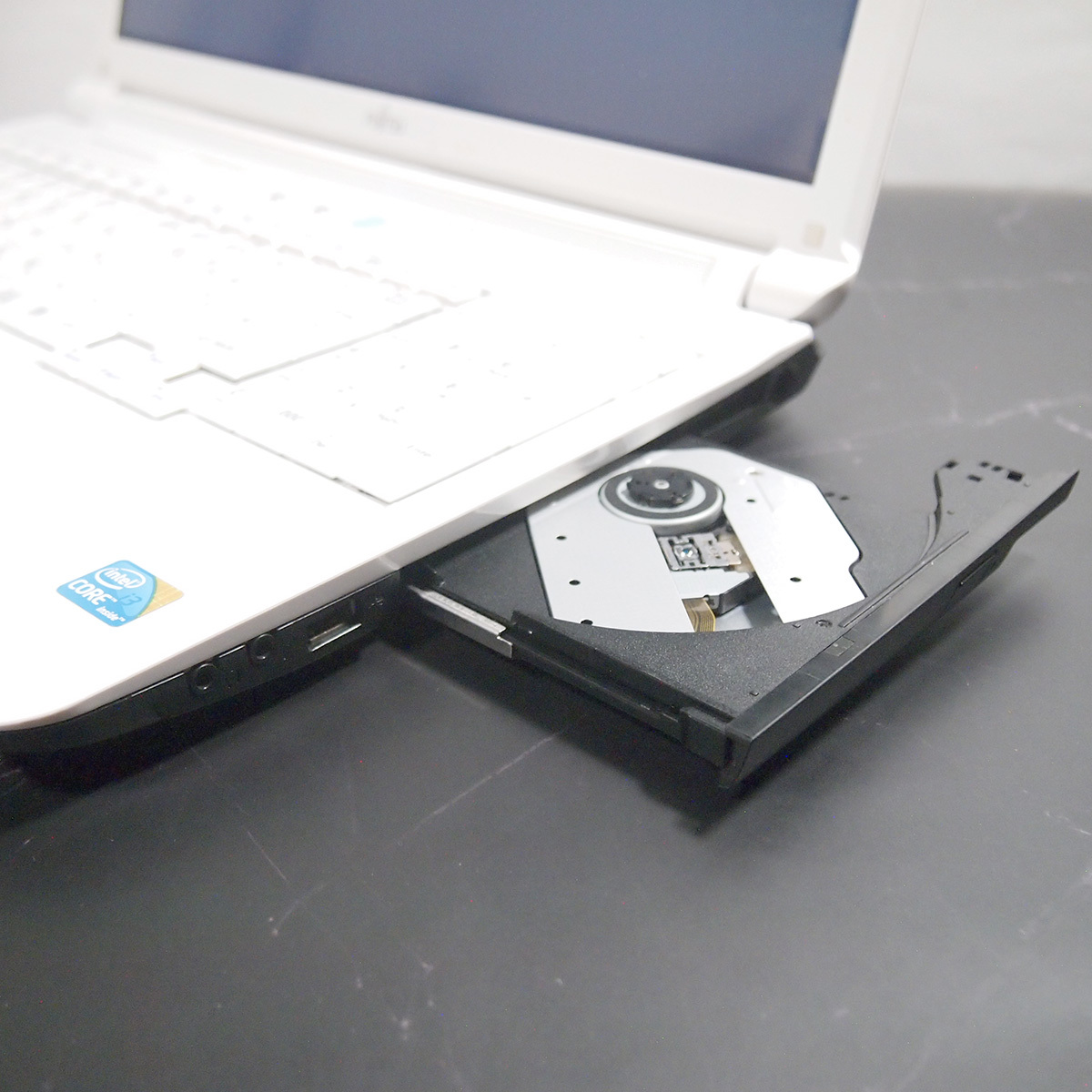 926富士通LIFEBOOK AH550⁄3B i3 XP office