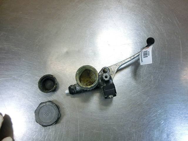 GT550 フロントブレーキマスターシリンダー＆フロントブレーキレバー、ジャンク★前期型、逆車