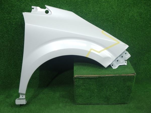 JP02430 ノート オーラ E13 右フェンダー AURA