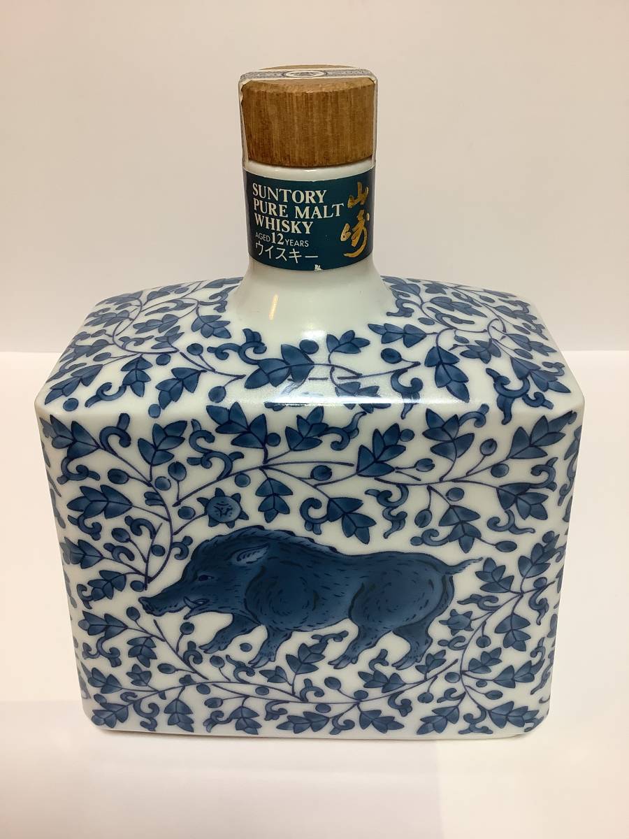 サントリー ピュアモルトウイスキー 山崎12年 有田焼 染付牡丹唐草亥絵