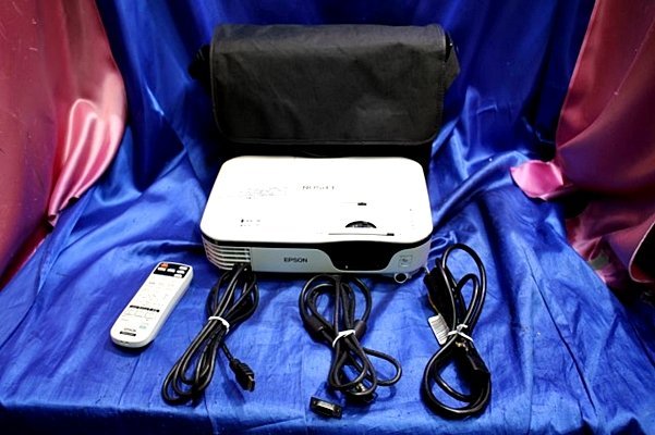 ★輝度2800lm/投影OK★ EPSON/エプソン 液晶プロジェクター ◆EB-X12/リモコン・VGA・HDMIケーブル・ケース付◆ 45373Y