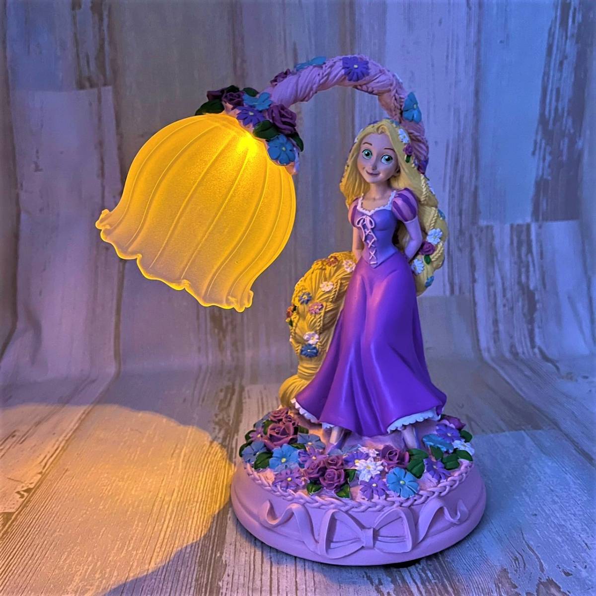 レア☆塔の上のラプンツェル Tangled パスカル ☆LED ライト スタンド 